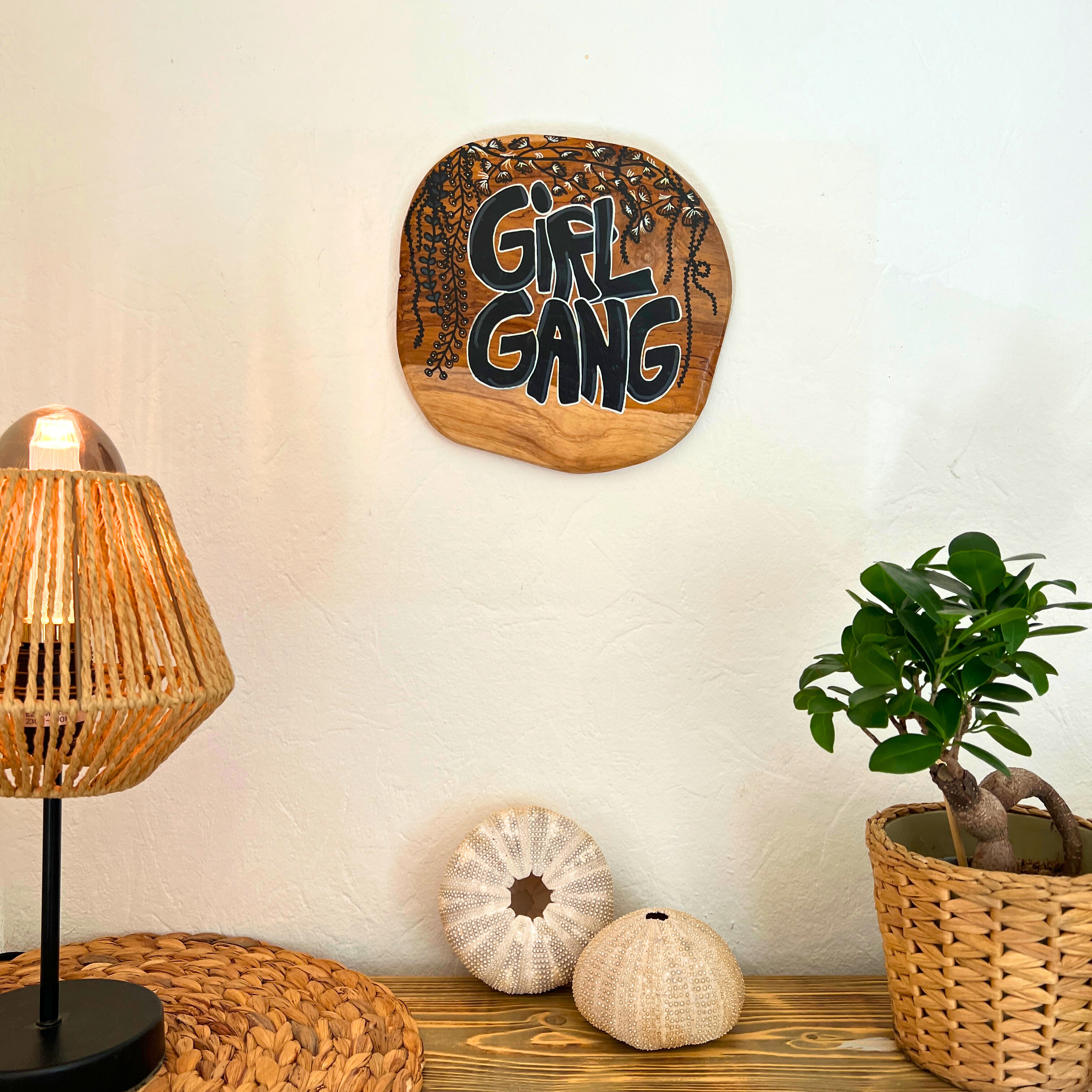 Fragment de bois de Teck "Girl Gang"